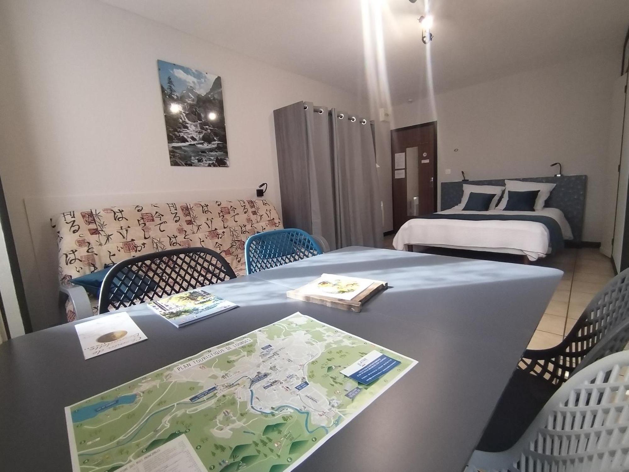 Apartamento Latre Freres Location Lourdes Exterior foto